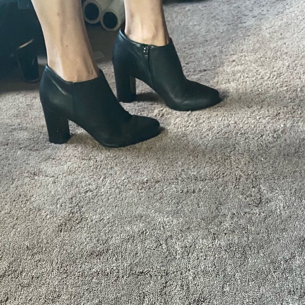 Via Spiga womens black leather booties